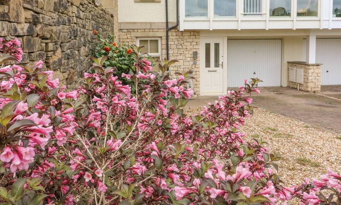 Ingleton House | 9 BRIDGE MEWS, family friendly, character holiday cottage in Ingleton