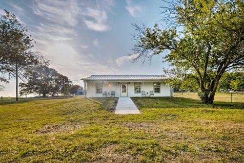 Moody House | 9 Mi to Belton Lake Home with Fire Pit and Patio