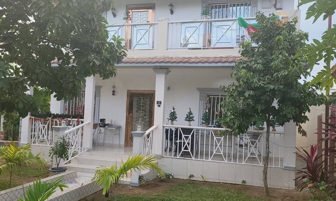 Lower River Division Apartment | 9 mins to the beach, tranquil beautiful peaceful apartment