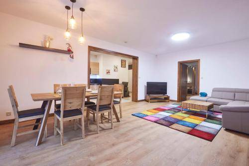 Liberec Apartment | 90 m² Apartment ∙ 1 bedroom ∙ 5 guests