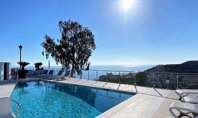 Nerja Apartment | 90 m² Apartment ∙ 2 bedrooms ∙ 4 guests