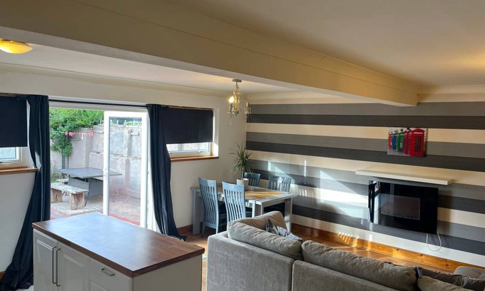 Gilmerton Ski Chalet | 90 m² Chalet ∙ 2 bedrooms ∙ 6 guests
