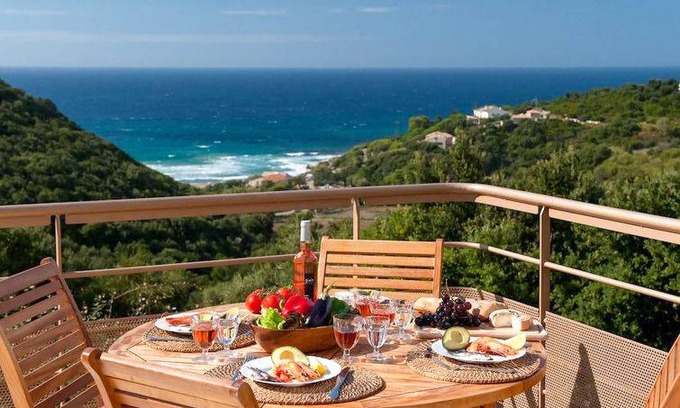 Farinole House | 90 m² House ∙ 2 bedrooms ∙ 5 guests