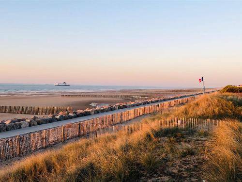 Bleriot-Plage House | 90 m² House ∙ 3 bedrooms ∙ 6 guests
