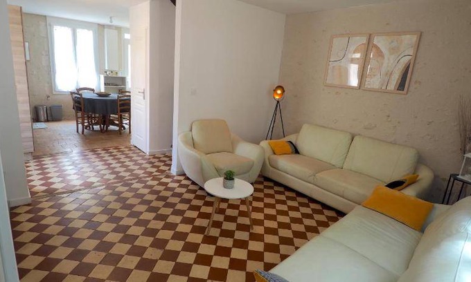 Amboise House | 90 m² House ∙ 3 bedrooms ∙ 6 guests