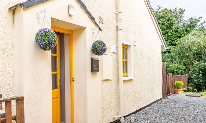 Clifden House | 90 m² House ∙ 3 bedrooms ∙ 5 guests
