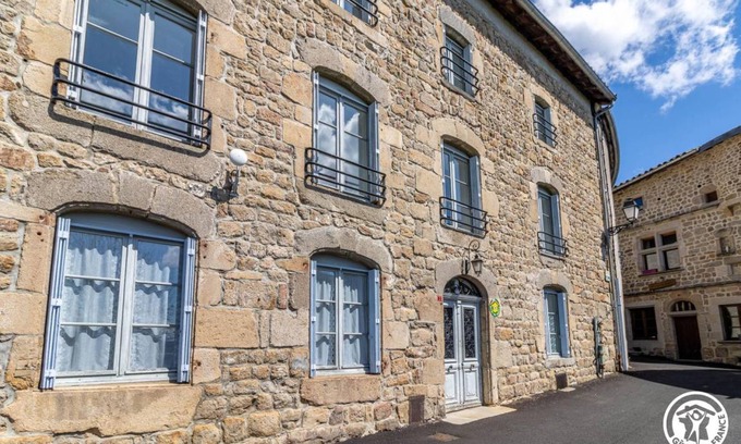 Viverols House | 92 m² Gîte ∙ 3 bedrooms ∙ 6 guests