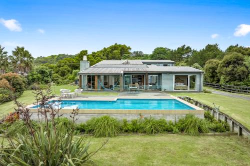 Tawharanui House | 923 Takatu - Tawharanui Peninsular Holiday Home
