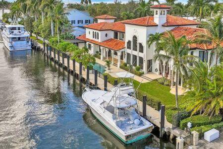Las Olas Isles House | 929 m² House ∙ 6 bedrooms ∙ 14 guests
