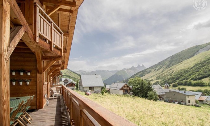 Saint-Sorlin-d'Arves House | 93 m² Gîte ∙ 3 bedrooms ∙ 10 guests
