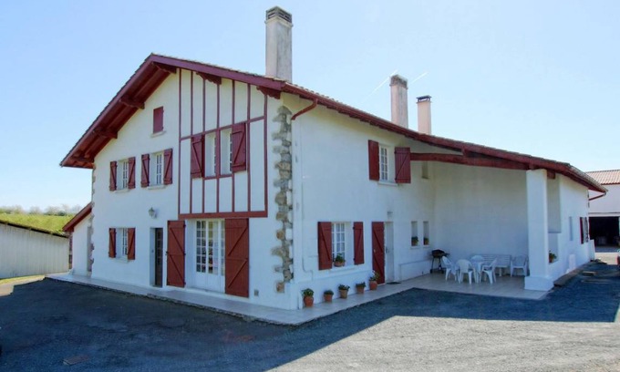 Arbonne House | 95 m² Gîte ∙ 2 bedrooms ∙ 5 guests
