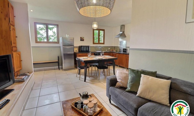 Chabeuil House | 96 m² Gîte ∙ 2 bedrooms ∙ 4 guests