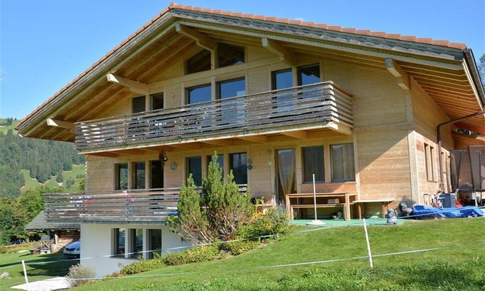 Zweisimmen Apartment | 97 m² Apartment ∙ 2 bedrooms ∙ 4 guests