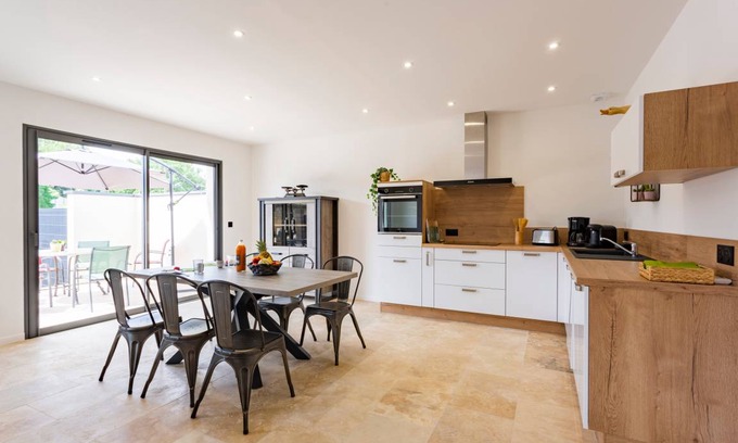 Saint-Victor-la-Coste House | 97 m² House ∙ 3 bedrooms ∙ 6 guests