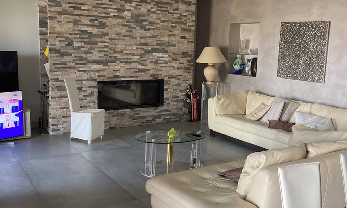 Montaleigne Villa | A 15 mn de l Aèroport, Villa sur les Hauteurs de St Laurent du var