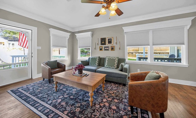 Tyler House | A 1921 Craftsman with Charm in Tyler!