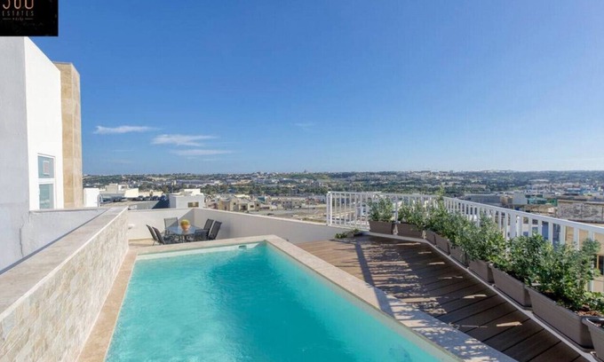 Hamrun Apartment | A 3BR Sky Villa Penthouse with private Pool & BBQ