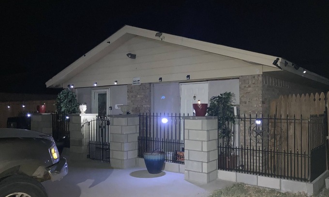 Wichita Falls House | A & B NEW List Cheerful 5 br hm suites. Sleeps 12