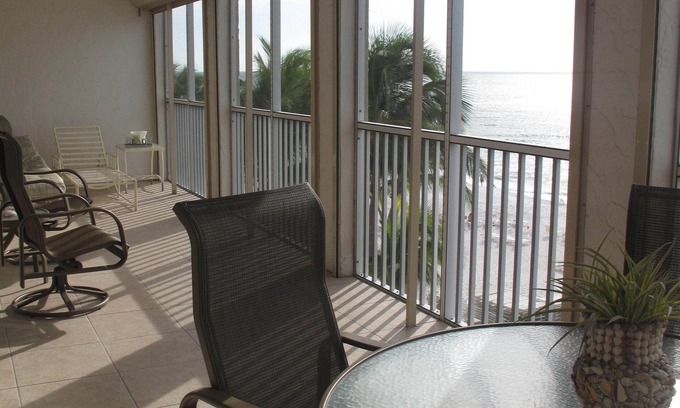 Vanderbilt Beach Condo | A beach slice of Paradise