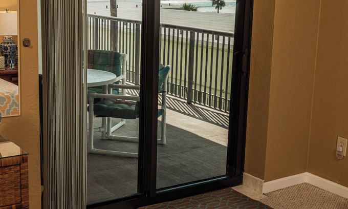 Daytona Beach Shores Condo | A BIT OF PARADISE-OCEANVIEW 2/2, GREAT RATES, POOL SP/2E
