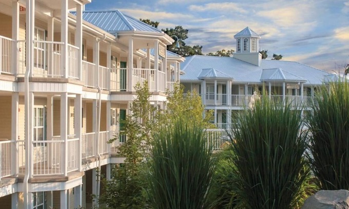 Sheridan Apartment | A Blend of Recreation and Scenery, Families Love - Studio