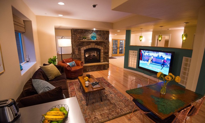 Palo Park Apartment | A BOULDER ABODE: Beautiful, 1000 sq foot Rental -30 night minimum