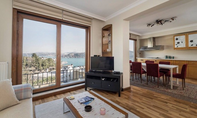 Kurucesme House | A bright free standing duplex over looking the beautiful Bosphorus