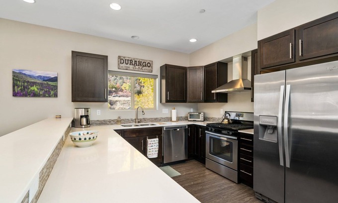 Durango House | A/C, Pet Friendly, Fast Wifi, Close to Downtown Durango!