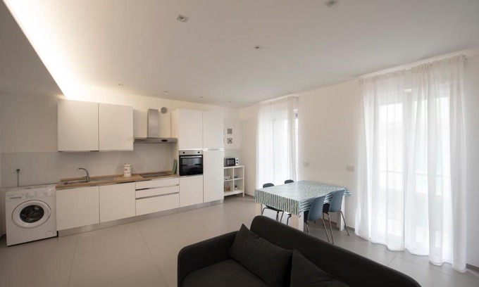 Giovinazzo House | A casa di Fiore, holiday home