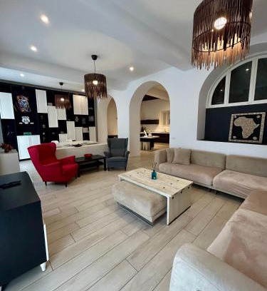 Pavia Apartment | A Casa di Lamu, eleganza in Piazza della Vittoria, 140mq