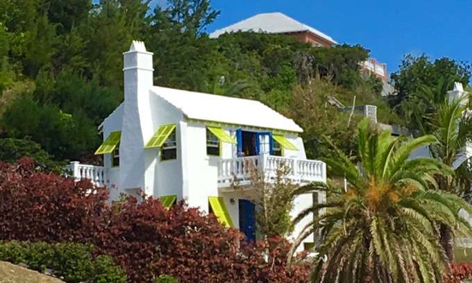 Southampton Villa | A Charming Bermuda Gem 🌸