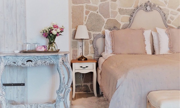 Badacsony Bed & Breakfast | A charming country house with separate guest rooms overlooking the lake.