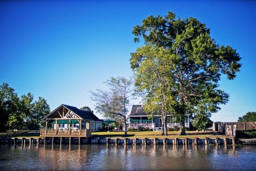 Raceland Bed & Breakfast | A Chateau on the Bayou Bed & Breakfast