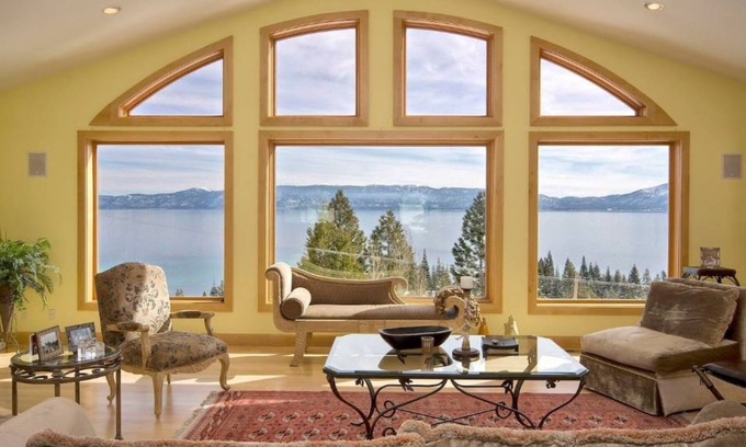 Tahoma Cabin | A craftsman with an extraordinary lake view!