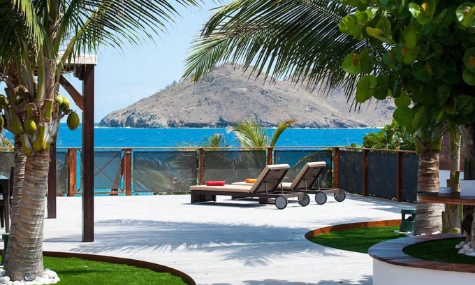 Anse des Flamands Villa | A delightful waterfront villa that sleeps up to 4 guest
