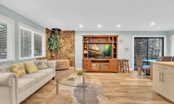 Tahoe Paradise House | A great 2 bedrooms/2 baths house away from the crowd but yet perfect location