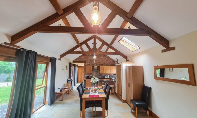 Wotton-under-Edge House | A Hidden Gem, Beautiful Barn With Stunning Countryside Views