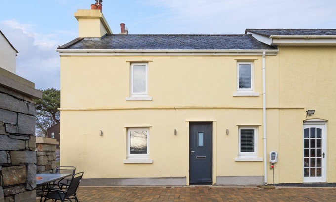 Kirk Braddon Cottage | A holiday cottage that sleeps 4 guests in 2 bedrooms