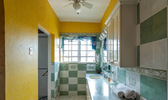 West Gate Hills House | A home fit for a King.