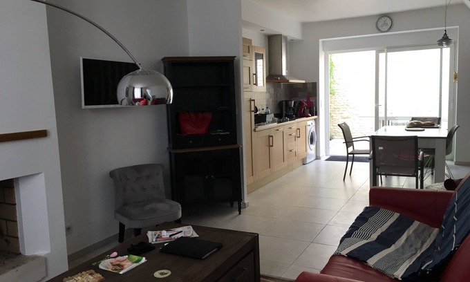 Le Chateau-d'Oleron House | A house in the heart of the village of Château d'Oleron