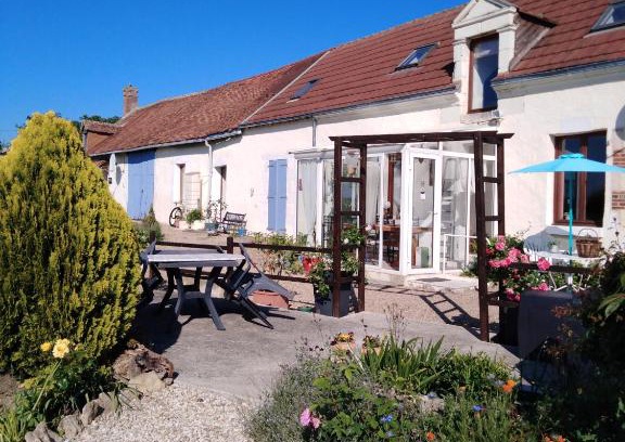 Bouges-le-Chateau Bed & Breakfast | A L ÉPOQUE