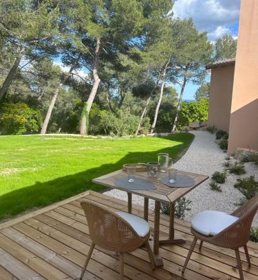 Quartier des Espesses House | A l'ombre des pins
