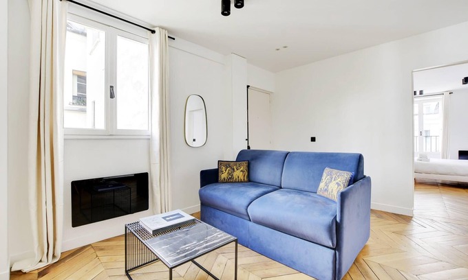 Faubourg Saint-Germain Apartment | A Lovely 1-BR in Champs de Mars - Eiffel Tower