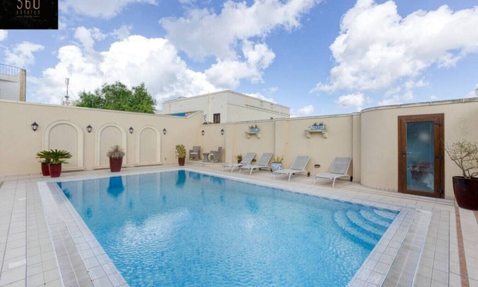 Swieqi Villa | A LUX VILLA with amazing BBQ, Pool Area & WIFI