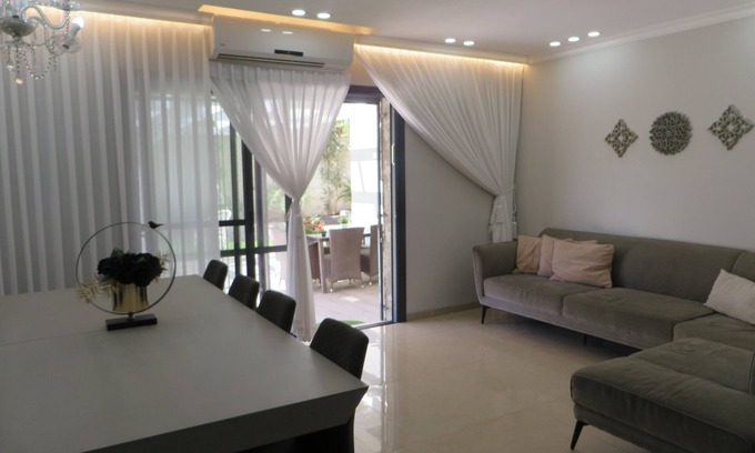 Beit Shemesh Apartment | A Luxurious Garden apartment with another private unit attached