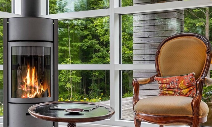 Grey Highlands House | A Modern Home on Top of the Beaver Valley with Direct Access to the Bruce Trail.