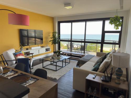 Recreio dos Bandeirantes Apartment | A Modern Paradise by The Seaside