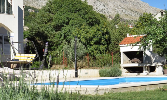 Srinjine Apartment | A Mountain Escape From Everyday Life At Apartment Vilar right next to Split!