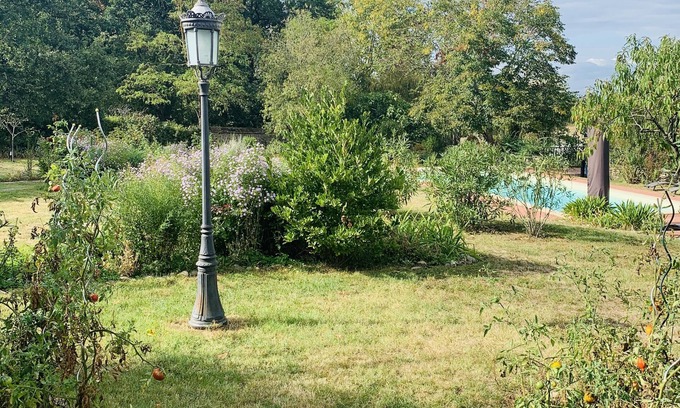 Launac House | A peaceful, comfortable and modern getaway for private and professional customers
