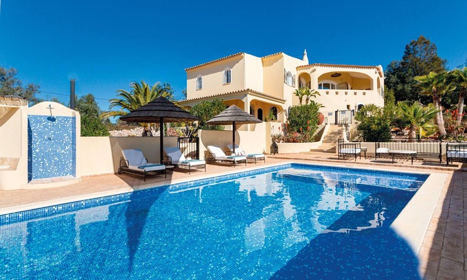 Faro Villa | A perfect house on the right place with a unique and distinctive location
